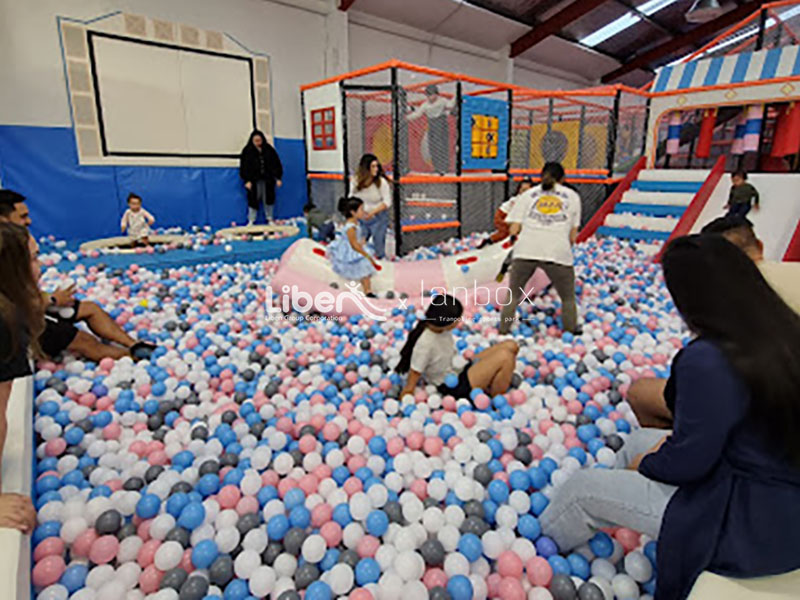 Ball Pool with Interactive Challenge