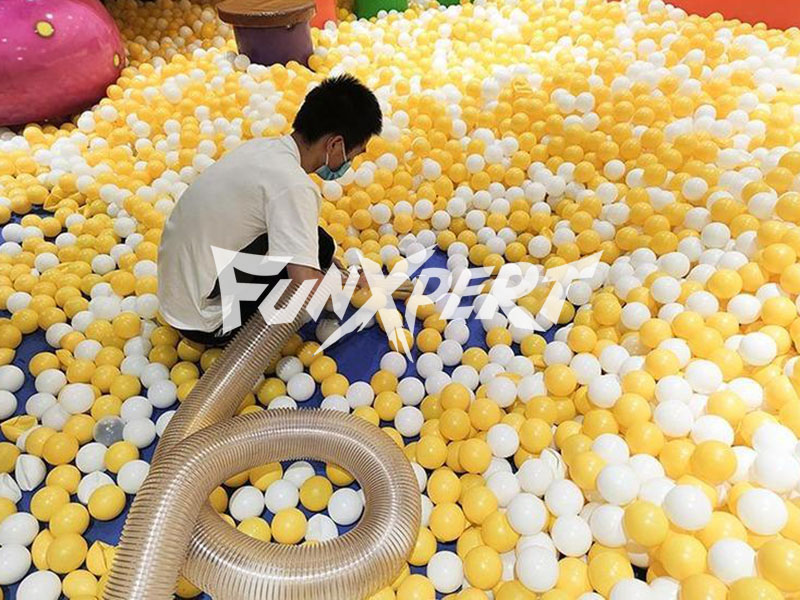 Ball Cleaner Single Person Operation